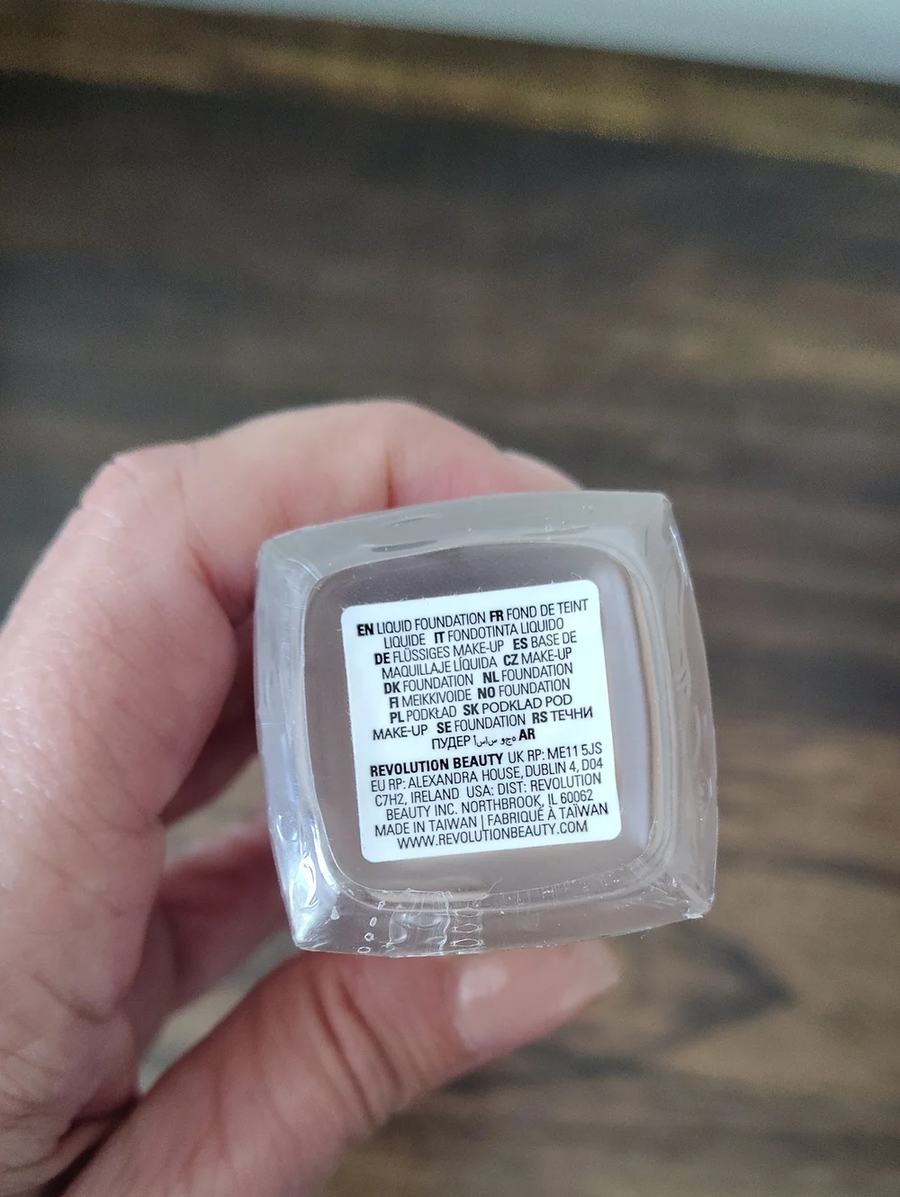 NEW REVOLUTION SKIN SILK SERUM FOUNDATION-Sealed package